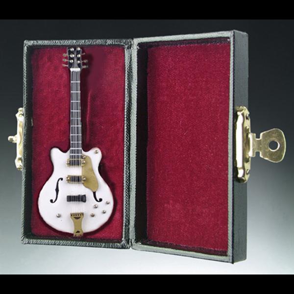 Falcon Electric Guitar w/ Case 3